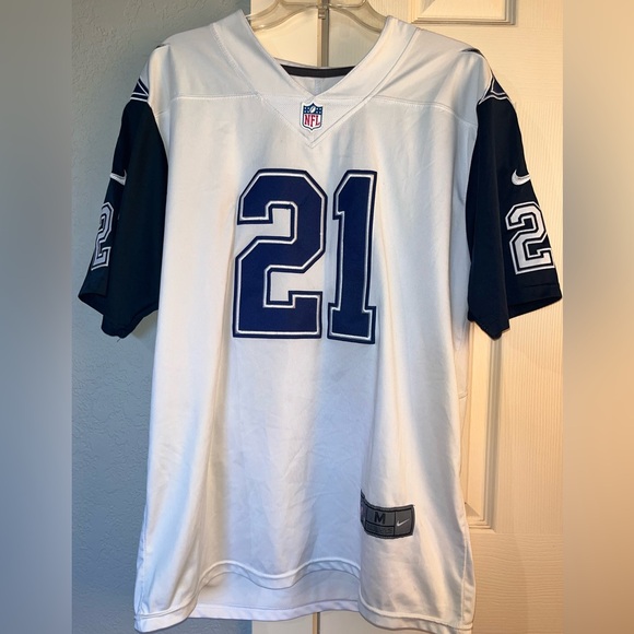 NFL Dallas Cowboys Jersey 21 Ezekiel Elliot Size Medium - Picture 1 of 5